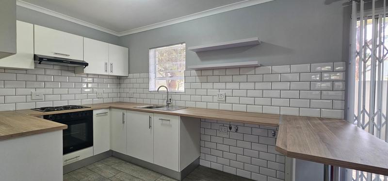 2 Bedroom Property for Sale in Middedorp Western Cape